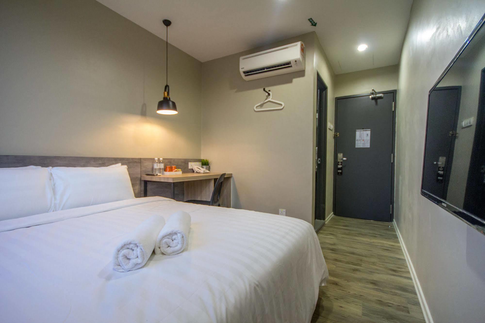 Chariton Hotel Alma Bukit Mertajam Esterno foto