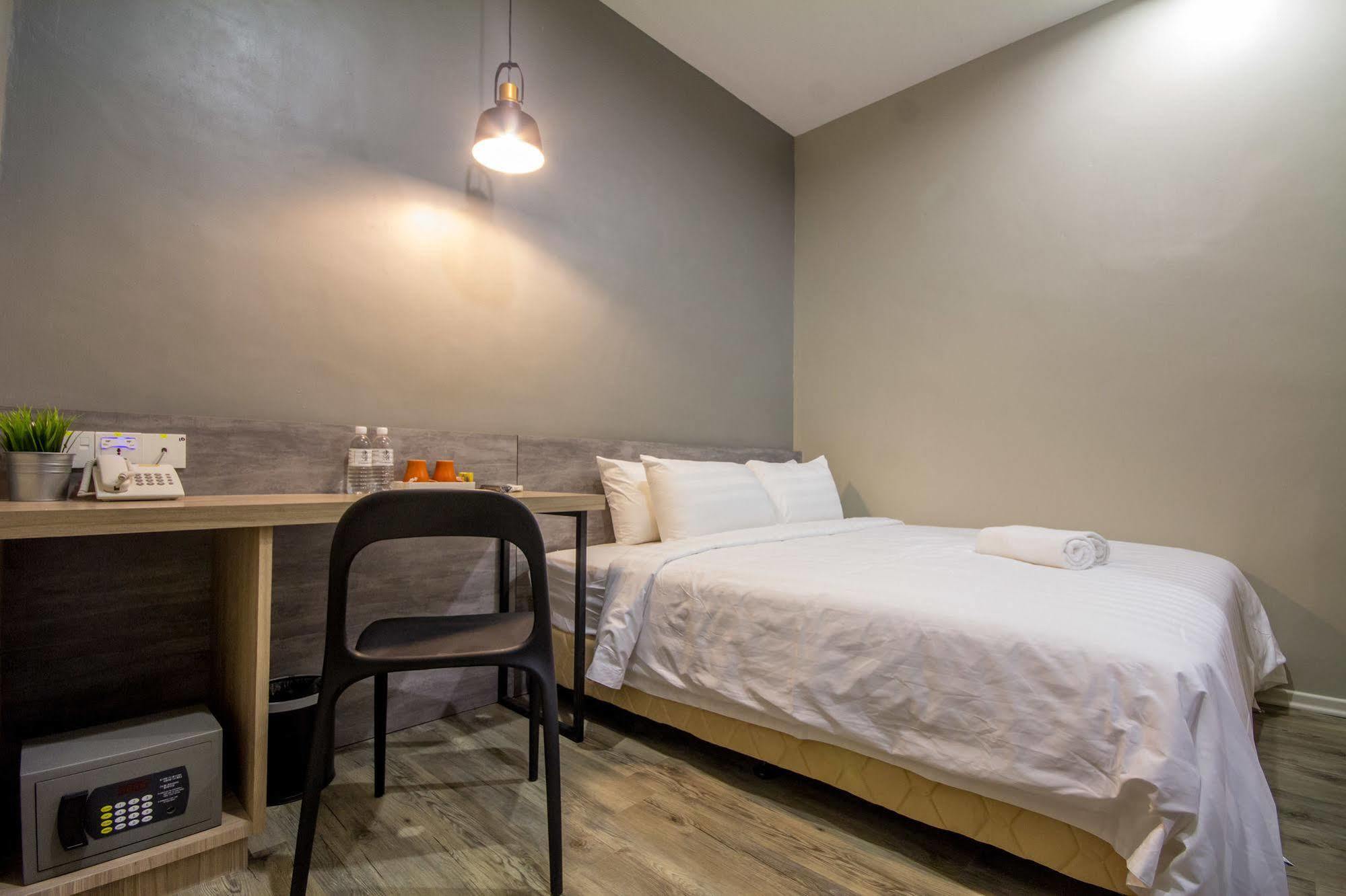 Chariton Hotel Alma Bukit Mertajam Esterno foto