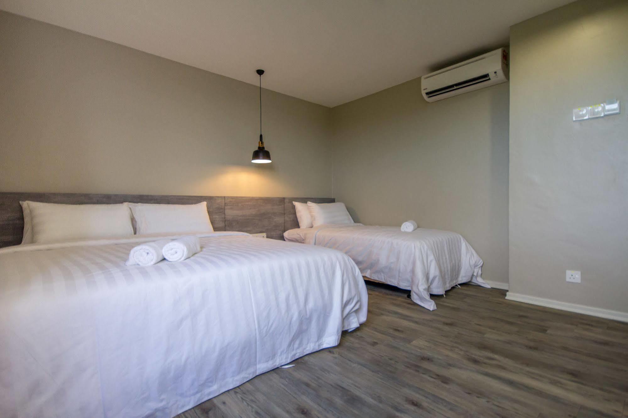 Chariton Hotel Alma Bukit Mertajam Esterno foto
