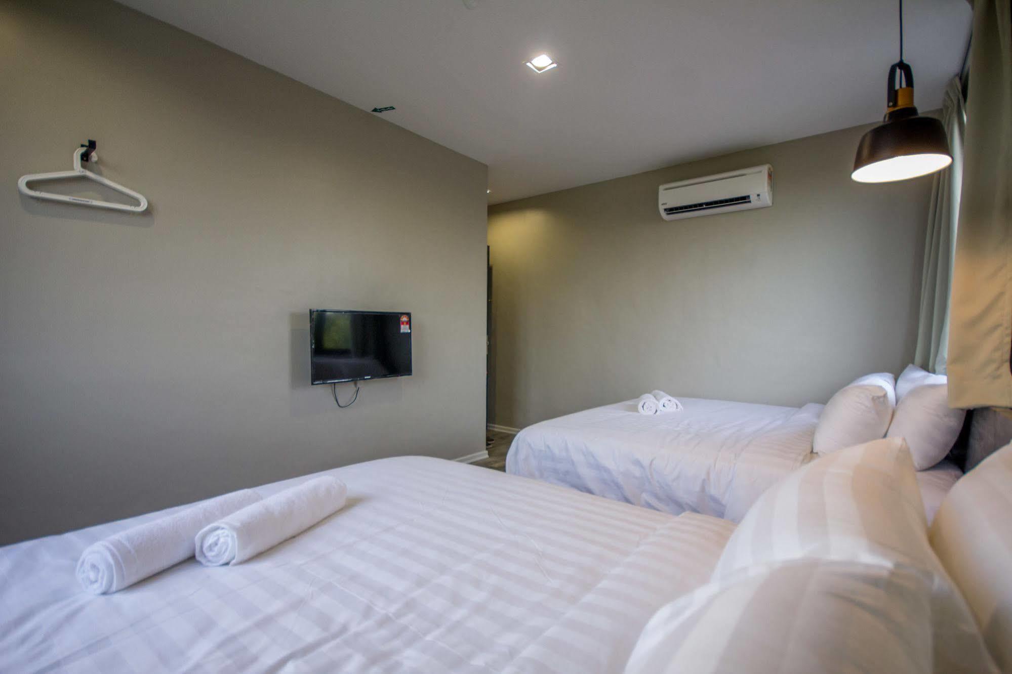 Chariton Hotel Alma Bukit Mertajam Esterno foto