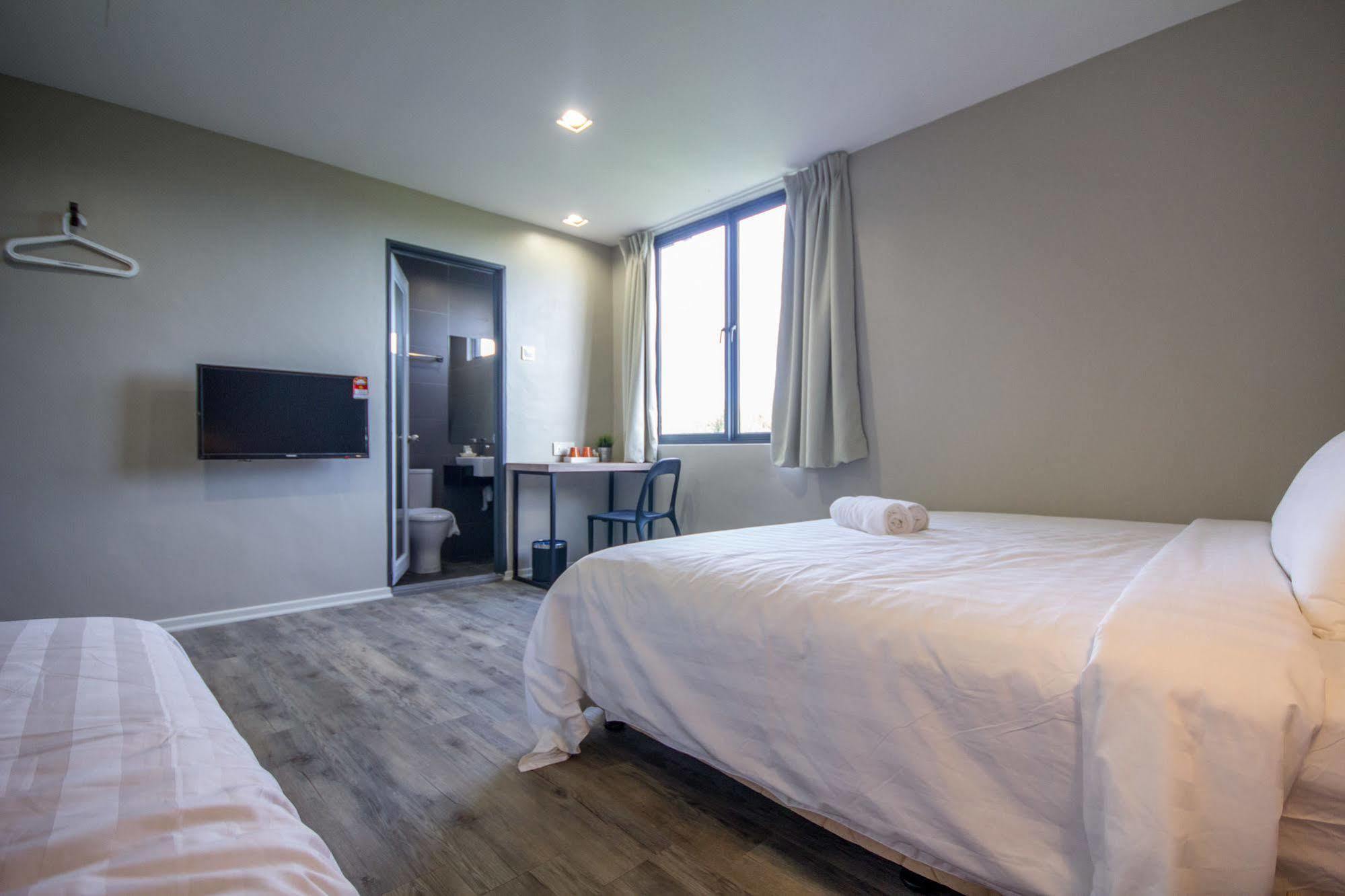 Chariton Hotel Alma Bukit Mertajam Esterno foto