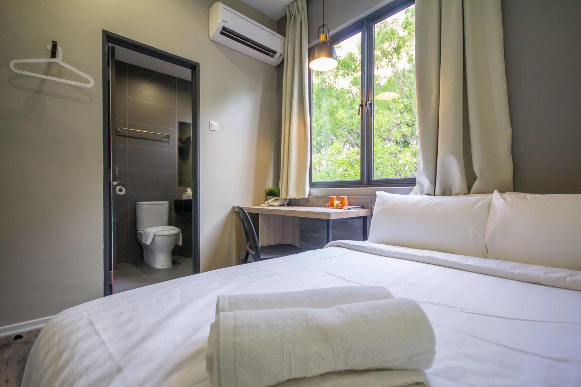 Chariton Hotel Alma Bukit Mertajam Esterno foto