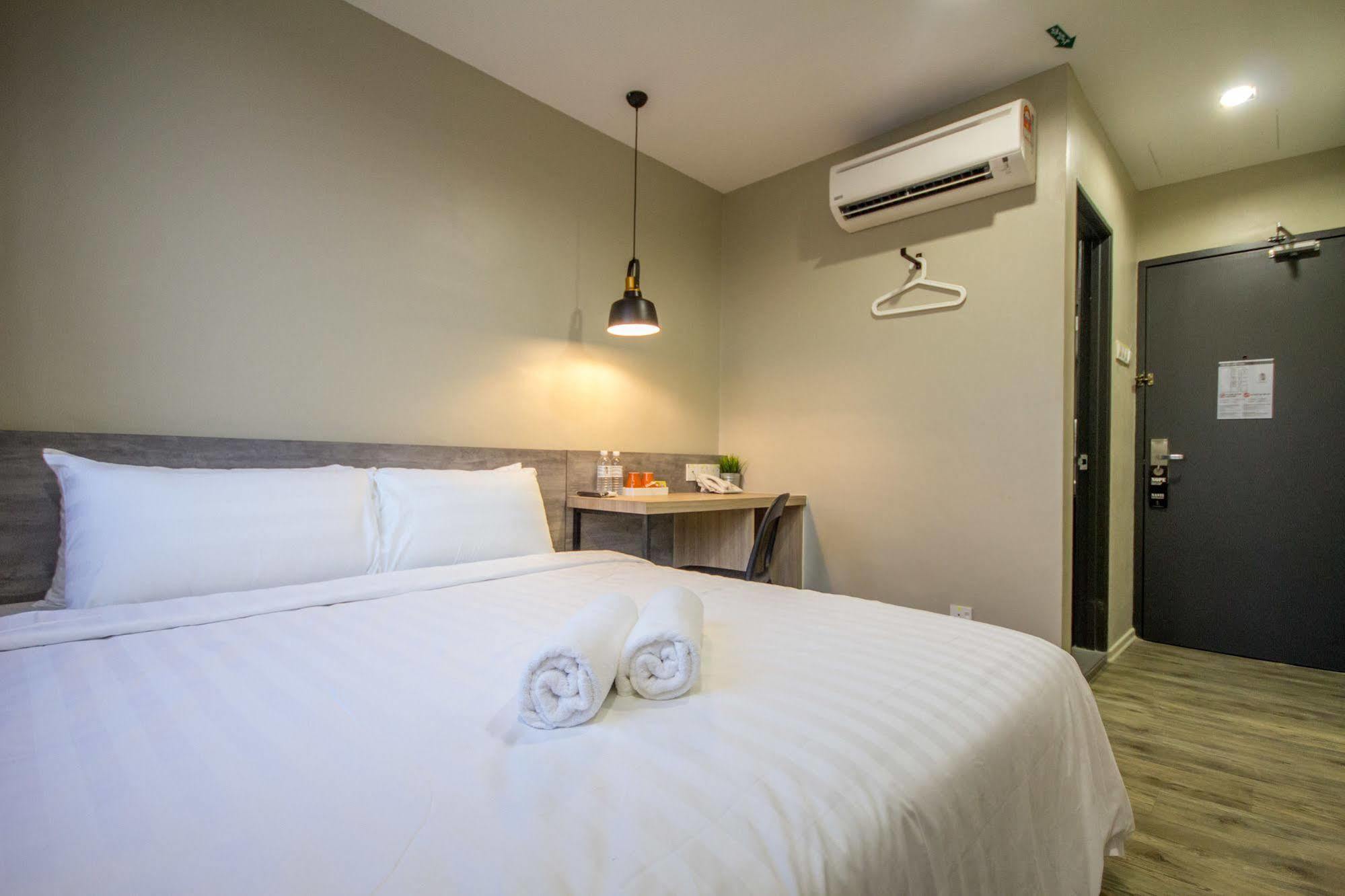 Chariton Hotel Alma Bukit Mertajam Esterno foto